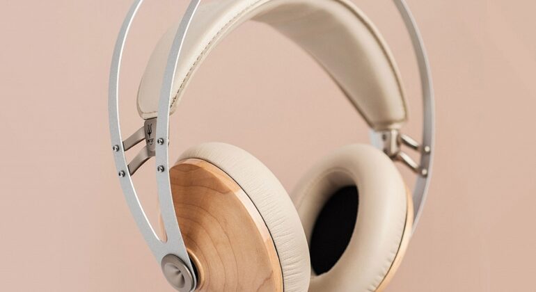 wood-headphones-built-to-last-gessato-7